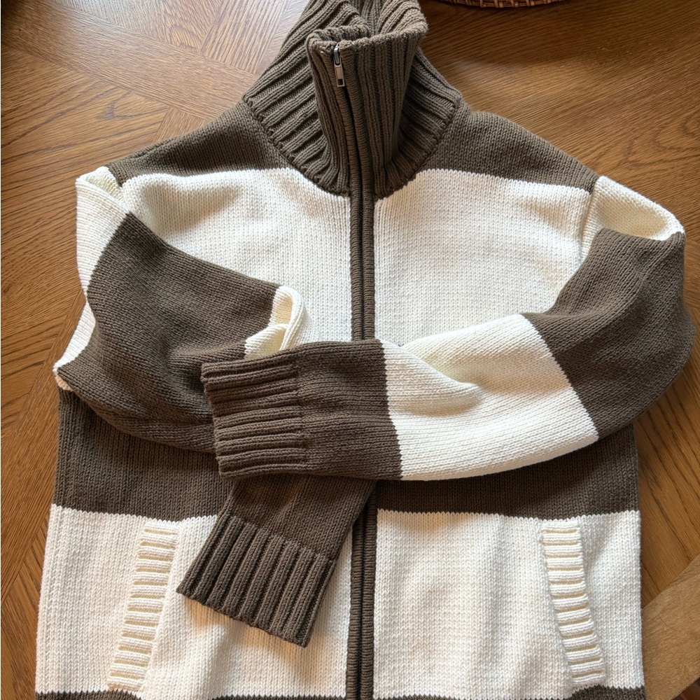 Women’s Olive Green and Cream Double Zipper Sweater